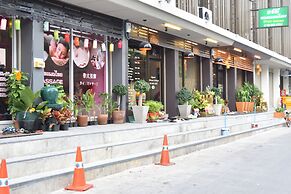 Hide Bangkok Hostel