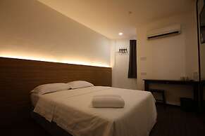 Place2Stay - Opposite Hilton