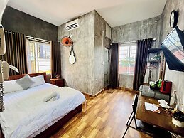Amy Hostel Hue