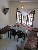 Jungleside House