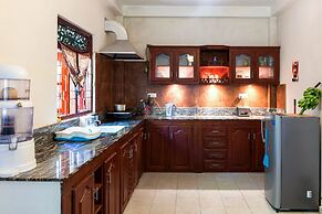 Jungleside House