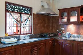 Jungleside House