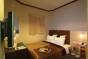 Golden Swallow Hotel