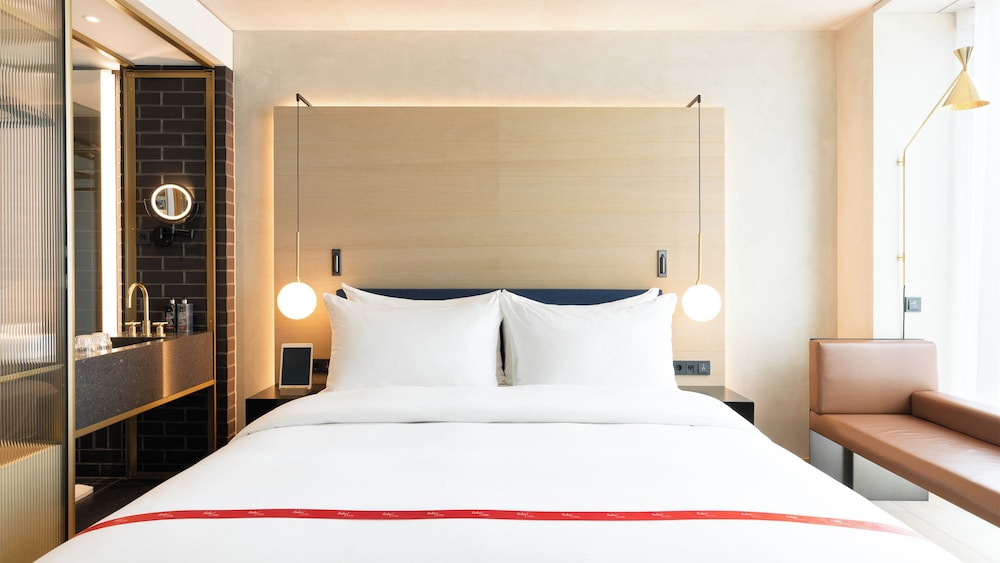 Ruby Emma Hotel Amsterdam By IHG