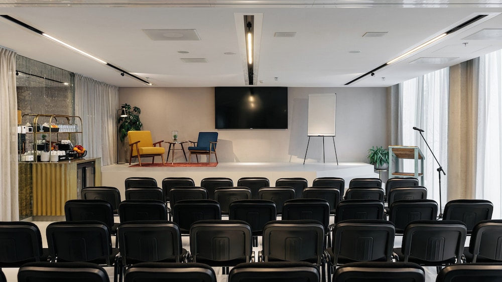 Ruby Emma Hotel Amsterdam By IHG