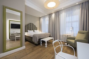 Lydia Hotel