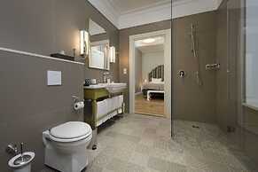 Lydia Hotel
