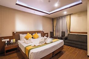 Yellow Pagoda Hotel