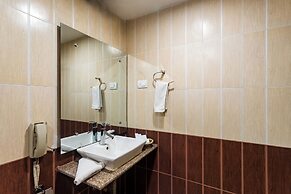 Yellow Pagoda Hotel
