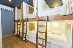 Give Me 5 Hostel