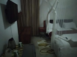 Kuku Royal Lodge