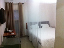 Kuku Royal Lodge
