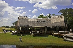 Selinda Camp