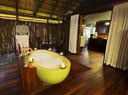 Selinda Camp