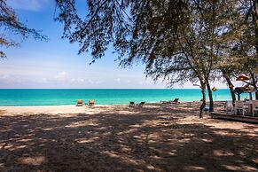 Mumsa Beach Resort & Restaurant