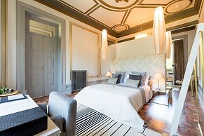 Charm Palace