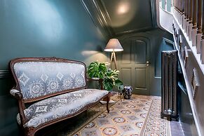 Charm Palace