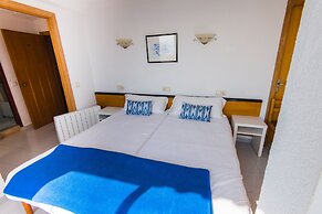 Hostal Port Corona