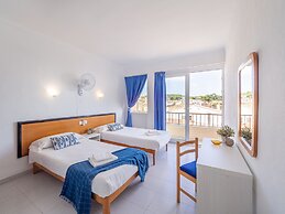 Hostal Port Corona