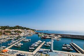 Hostal Port Corona