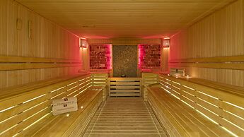 B Business Hotel & Spa