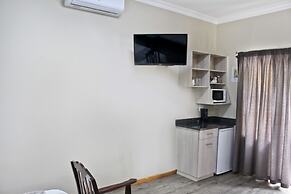 17 on Bird Guest House