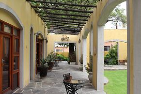 17 on Bird Guest House
