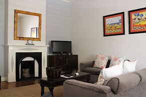 17 on Bird Guest House