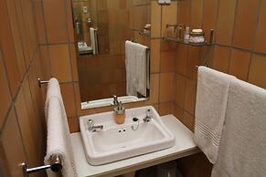 Toverberg Guest Houses