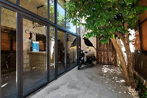 Canary Hotel