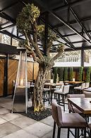 Canary Hotel