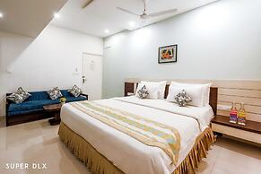 Hotel Ashish Palace