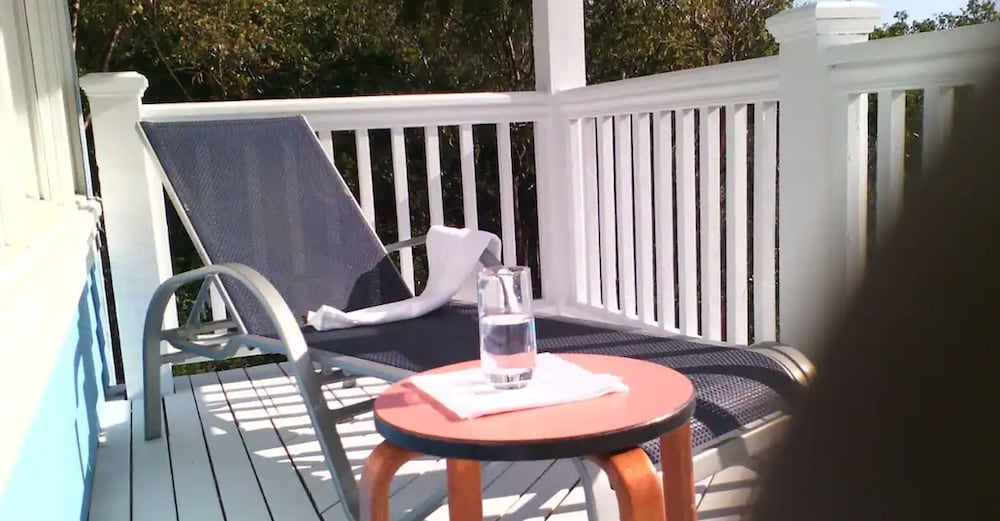 Mangrove Cay Sea View Villas