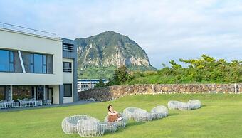 Sun & Moon Resort