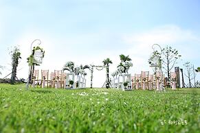 Sun & Moon Resort