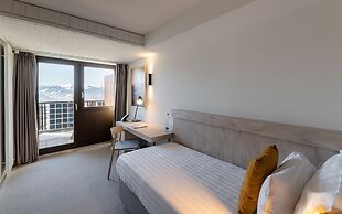 Victoria Hotel & Residence