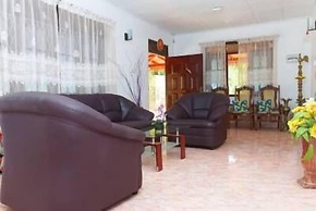 Damith Tourist Inn