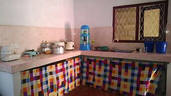 Damith Tourist Inn