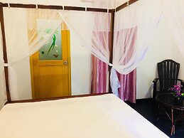 Damith Tourist Inn