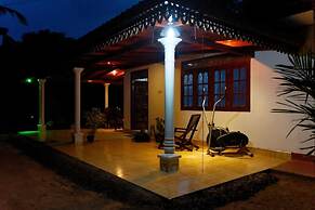 Damith Tourist Inn