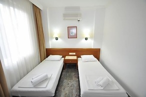 Blue Lagoon Otel