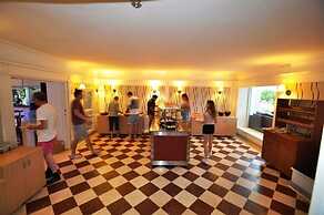 Blue Lagoon Otel