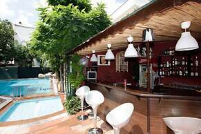Blue Lagoon Otel