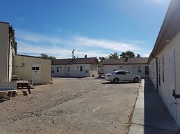 Hat Motel