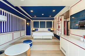 The Cruise Hotel