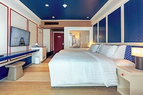 The Cruise Hotel