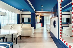 The Cruise Hotel