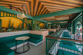 The Cruise Hotel