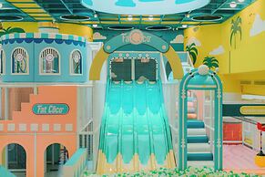 The Cruise Hotel