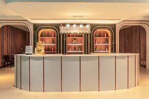 The Cruise Hotel